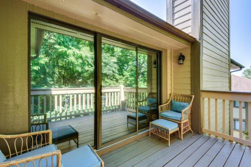 Marina Villa Condo at Lake Keowee with Fireplace in Salem, USA