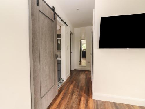 Зовнішній вигляд готелю, Hogans Cottage in Еністімон