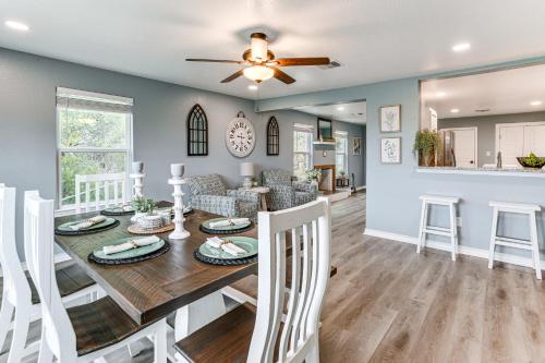 Brownwood Family Home - 2 Mi to Public Marina! in Lake Brownwood, USA