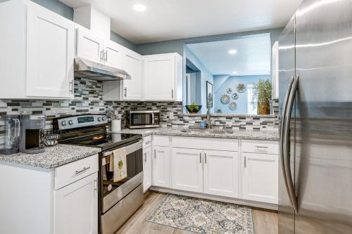 Brownwood Family Home - 2 Mi to Public Marina! in Lake Brownwood, USA