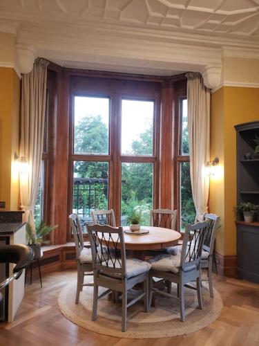 3 bedroom 3 bathroom ground floor condo with veranda in Reigate