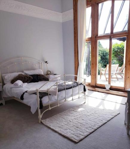 3 bedroom 3 bathroom ground floor condo with veranda in Reigate
