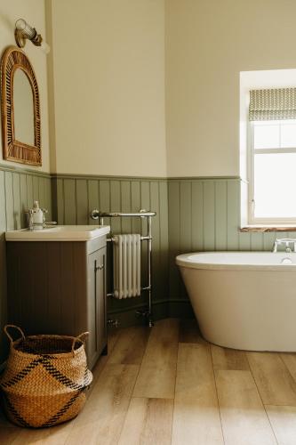 Fürdőszoba, No1 Burgie Mains Cottage in Forres