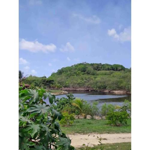 Bungalow élégant à Anse-Bertrand avec jardin privé - main image
