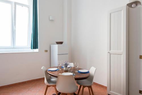 Vittorio Elegant Two Bedroom Apartment, Rome (photo 7)