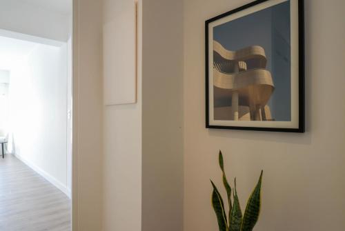 One-Bedroom Premier Apartment image 8