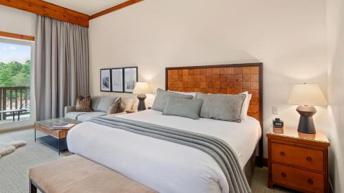 343 Studio NATIONAL 3rd Floor Pool & Mountain Views in Stowe, USA