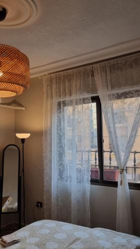 Bohemian Stylish Flat - image 3