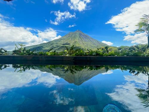 Villas Jawara ! Un Volcán en su Jardín !, Fortuna