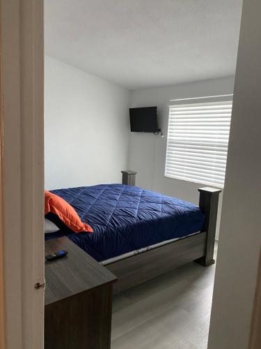Heated pool 5 min from airport play room pin pong table hockey table video games 4 BR and 3BA in Tampa, USA