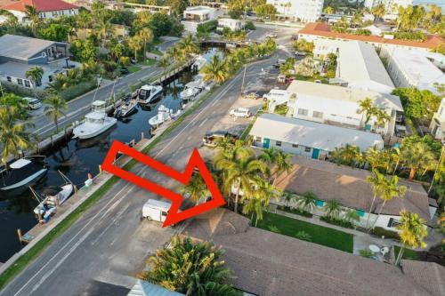Villa #2 House in Pompano minutes from the beach in Pompano Beach, USA