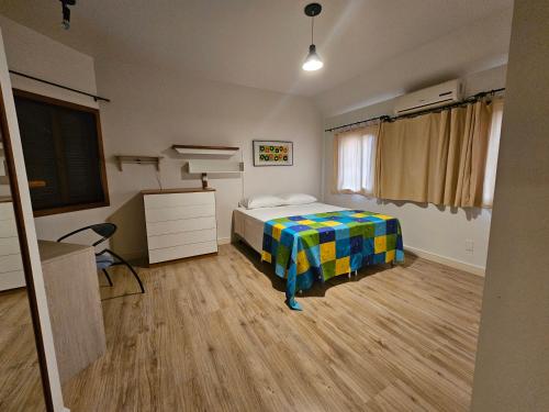 Casa 3 quartos no Itacorubi, Wi-fi 600 mega MV0967 in Itacorubi