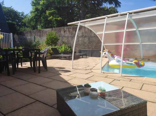 Létesítmények, Tipi chic et cosy de 35m2 avec piscine in Pontacq