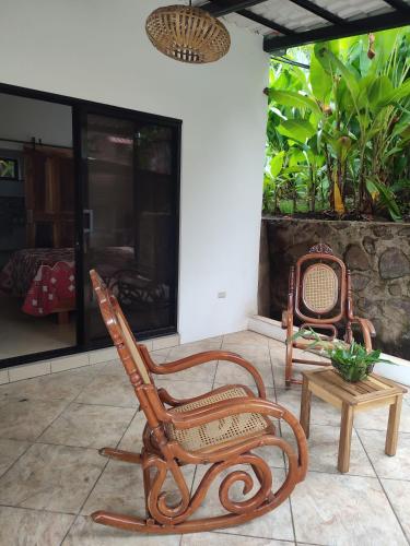 Oprema, La Table de Apoyo in Masaya