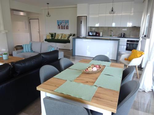 Kitchen, Palio Seaside Escape in Toska