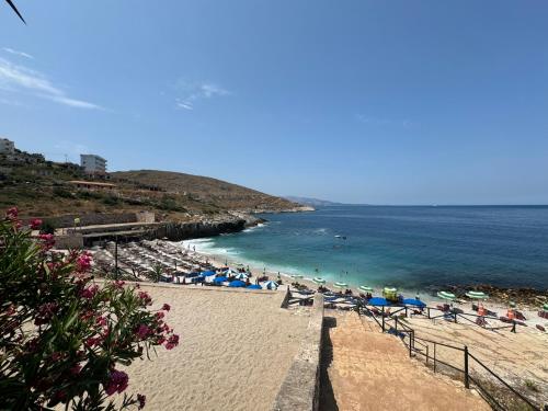 Apartment with Sea View image 1