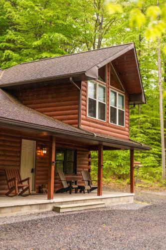 Creekside Hideaway in Reedsville, USA