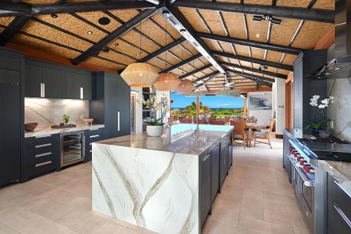 廚房, Brand New Custom Bali Inspired Home in Kainani in 可洛亞