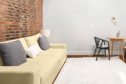 Unique 2BR Flat, 6min to Box Park