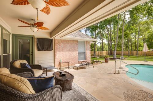 Montgomery Home Yard, Heated Pool, and Hot Tub! in Montgomery, USA