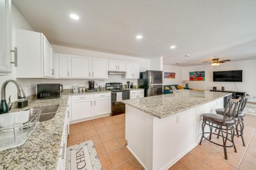 Spacious Home with Deck - Near San Antonio Aquarium! in San Antonio, USA