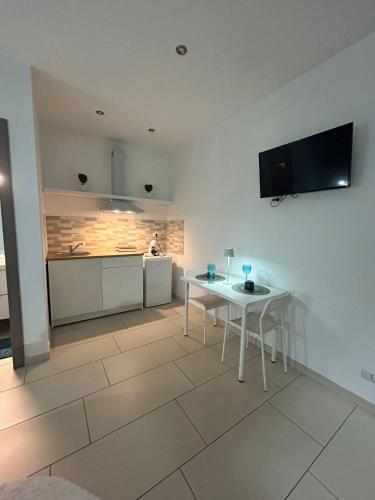 J&S Sicily Apartments