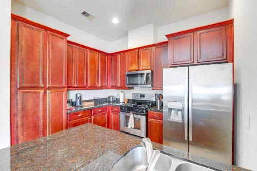 Dtwn Houston Home Near Stadiums WFH Friendly! in Houston, USA
