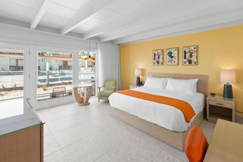 room detail thumbnail 1