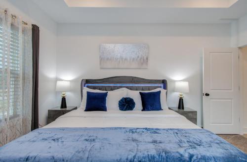 Urban luxe Getaway 4 mins to DT Newly Built Home
