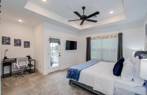 Urban luxe Getaway 4 mins to DT Newly Built Home in Houston, USA