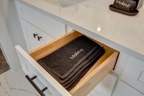Urban luxe Getaway 4 mins to DT Newly Built Home in Houston, USA