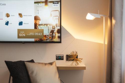 Standard Room image 7
