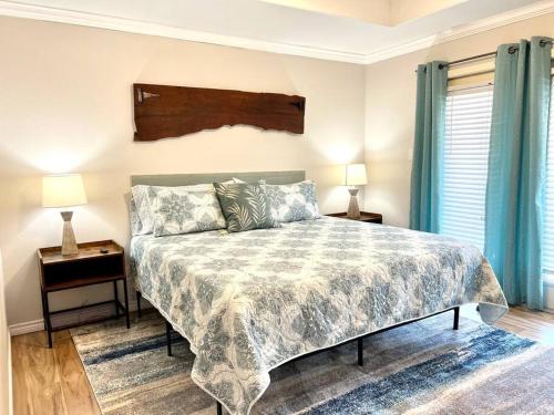 Farmhouse Coastal Townhouse- On the island! in Corpus Christi, USA