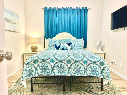 Farmhouse Coastal Townhouse- On the island! in Corpus Christi, USA