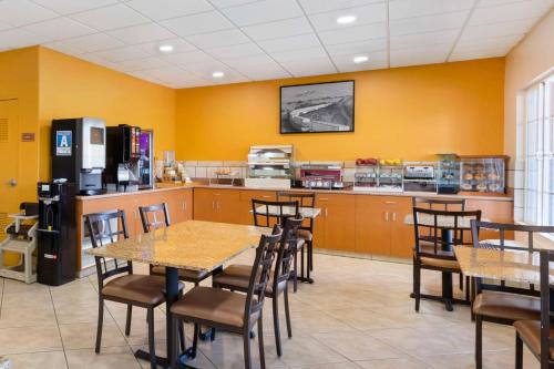 Best Western Plus Country Park Hotel - image 10