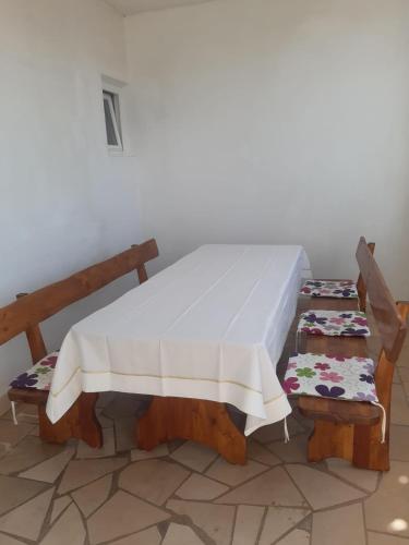 Two-Bedroom Apartment with Terrace image 8