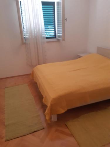 Three-Bedroom Apartment with Terrace and Sea View image 10