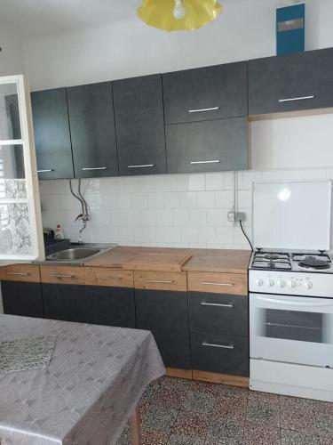 廚房, Triple Room Sucuraj 6734c in 蘇秋拉