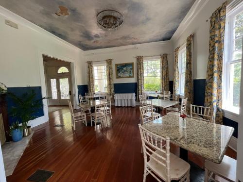 Historic Michabelle Inn - 식음료(F&B)