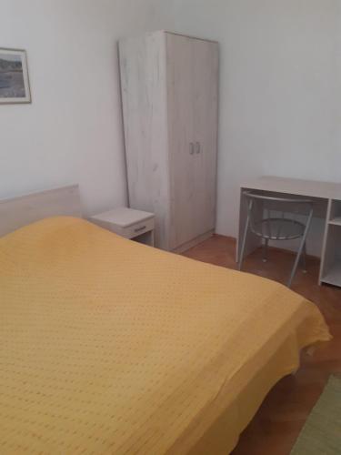 Three-Bedroom Apartment with Terrace and Sea View image 9