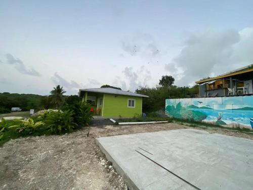 Bungalow élégant à Anse-Bertrand avec jardin privé - image 13