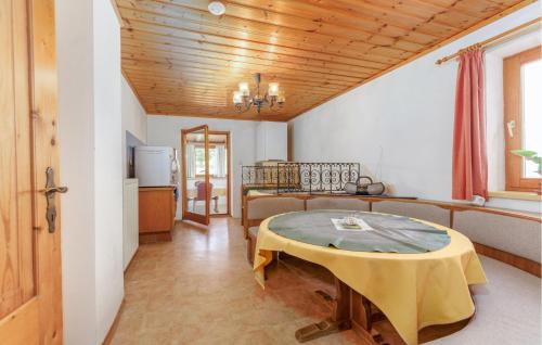 Sixteen-Bedroom Holiday home