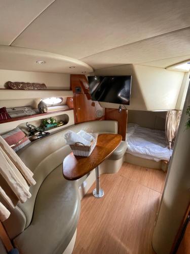 Yacht boat 2 Beds 1 Bath Dubai Eye Dubai Marina JBR, Дубай (фото 5)