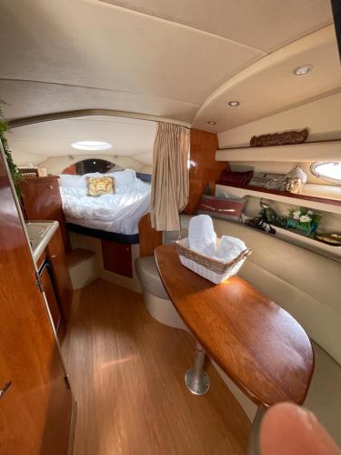 Yacht boat 2 Beds 1 Bath Dubai Eye Dubai Marina JBR, Дубай (фото 4)
