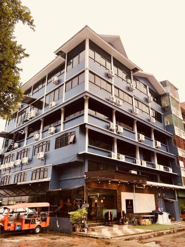 Anandpura Riverside Hotel - 숙소 외관