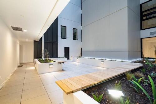 Cosy 1-bedroom with pool and sauna in city centre