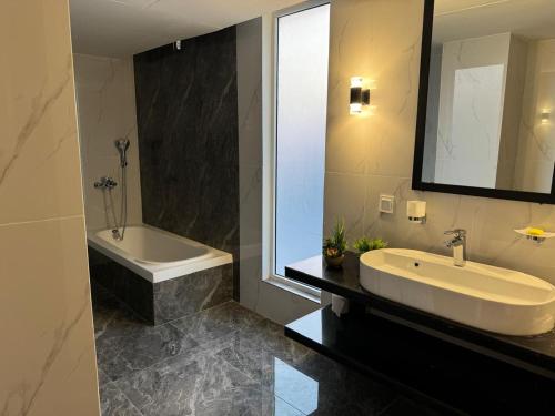 The Penthouse - image 10