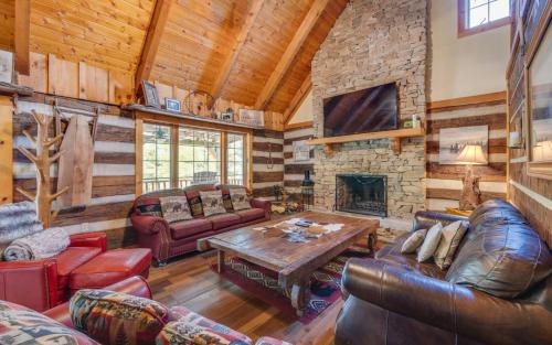 Hand Hewn Hideaway in Gatlinburg, USA