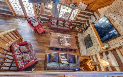Hand Hewn Hideaway in Gatlinburg, USA