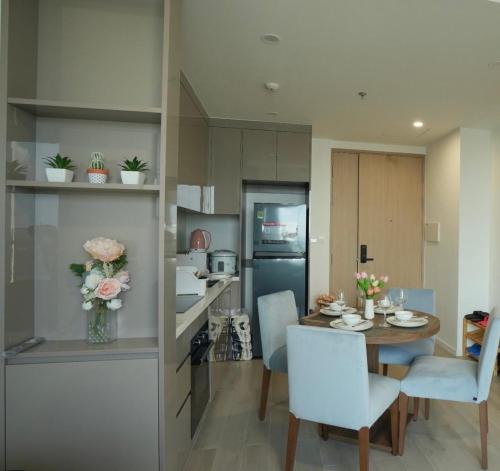 May Homes - Masterise Centre Point